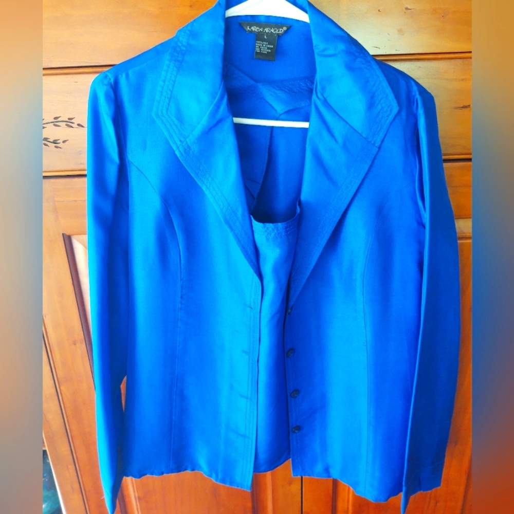 Karen Arnold size Large silk royal blue blouse and camisole